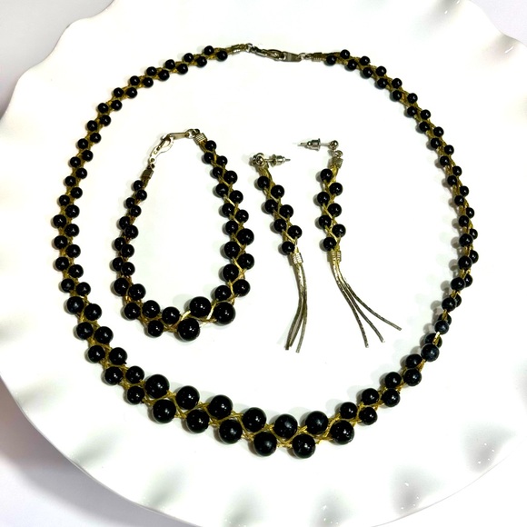 Vintage Jewelry - VINTAGE BLACK AND GOLD JEWELRY SET NECKLACE BRACELET EARRINGS